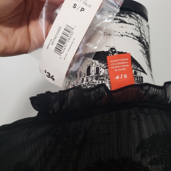 3/$15 Joe fresh sheer tunic blouse with pattern - Picture 3 of 4